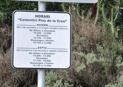 Cartell amb la direcció
