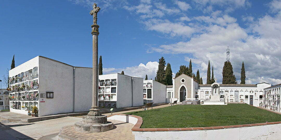 Cementiri de Llinars del Vallès