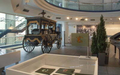 Obre a Mataró l’exposició «100 anys de serveis funeraris» de la mà de Cabré Junqueras