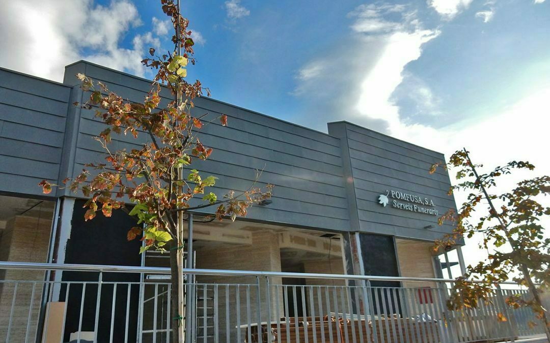 La construcció de l’edifici de serveis funeraris de Pomfusa a Esparreguera entra en la recta final