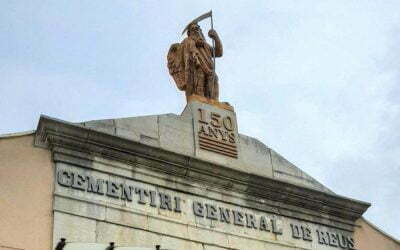 El Cementiri General de Reus celebra els 150 anys amb una placa a la façana