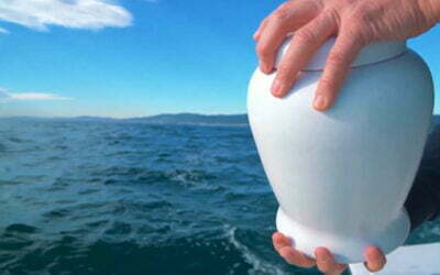 Àltima presenta «Mar pòstum», un servei per fer el comiat de les cendres al mar, des de diversos ports de Catalunya