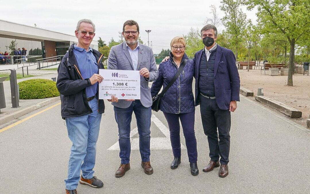  Funerària de Terrassa lliura la recaptació del cicle «El cinema i la mort» 