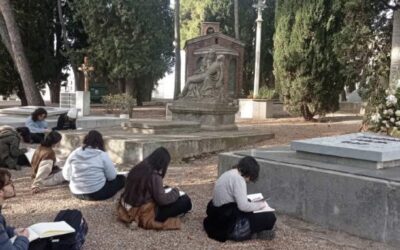 El Cementiri de Terrassa acull l’activitat «Urban Sketchers al Cementiri»