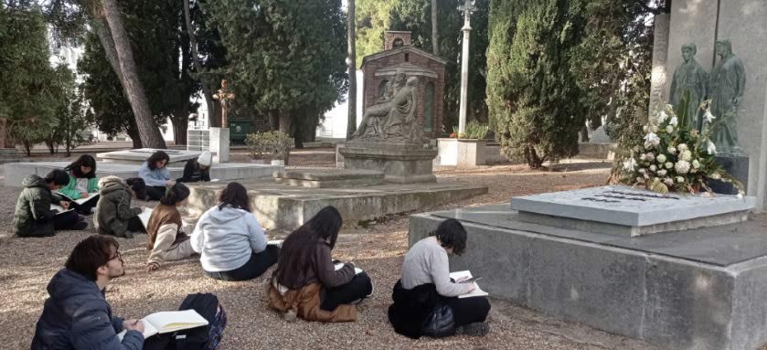 El Cementiri de Terrassa acull l’activitat «Urban Sketchers al Cementiri»