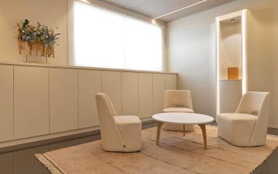 El Tanatori de Badalona renova la sala de lliurament de cendres amb un disseny més funcional, confortable i amb llum natural