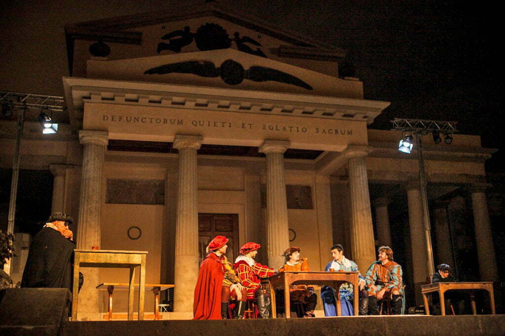 Don Juan Tenorio,  per Tots Sants, al Cementiri de Poblenou